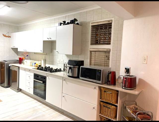 3 BEDROOM TOWNHOUSE FOR SALE IN CELTISDAL
